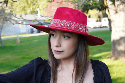 San Miguel de Allende is the classic Spanish Cordobes hat. It's handcrafted, made of vegan suede with fine peach finish. Designed for both men and women. 